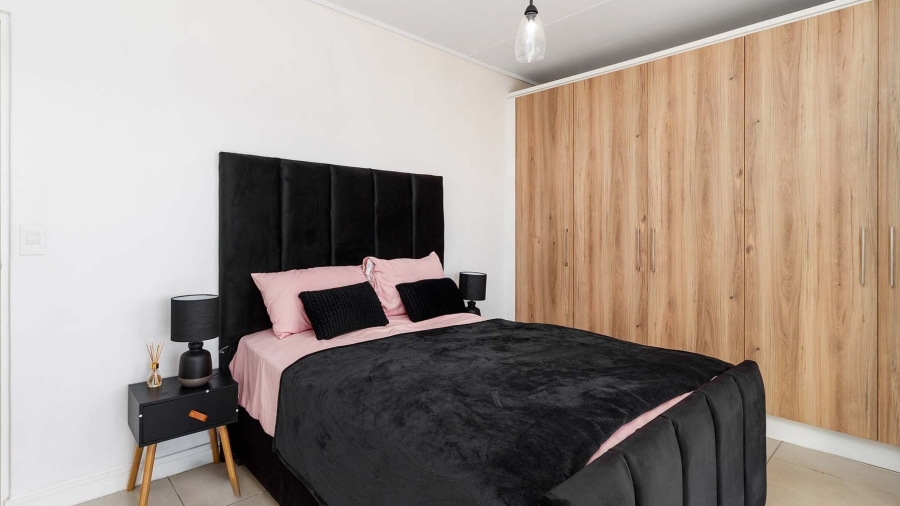 1 Bedroom Property for Sale in Sandown Western Cape